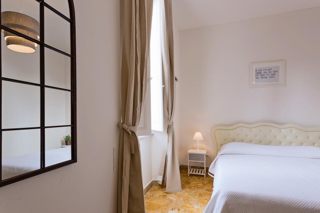Townhouse By The Spanish Steps Roma Quarto foto